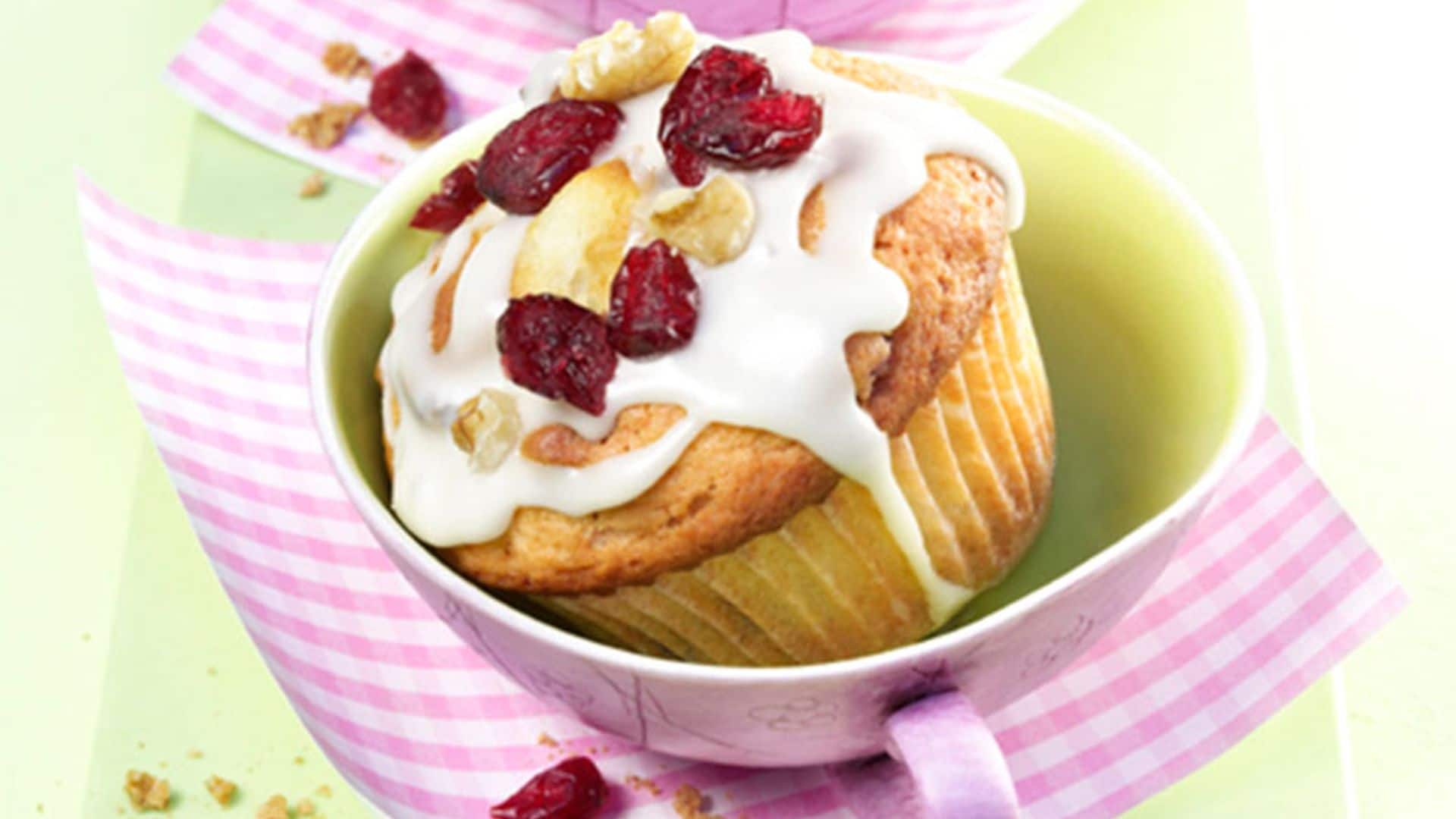 Magdalenas con arándanos y glaseado de manzana