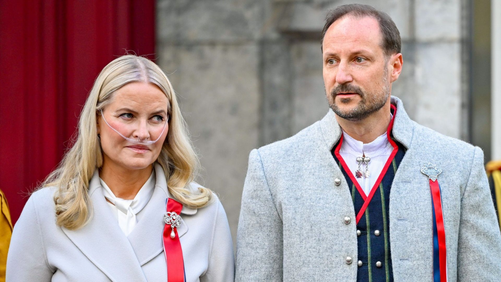 Mette-Marit ha reaparecido en la Fiesta Nacional de Noruega con su cánula respiratoria