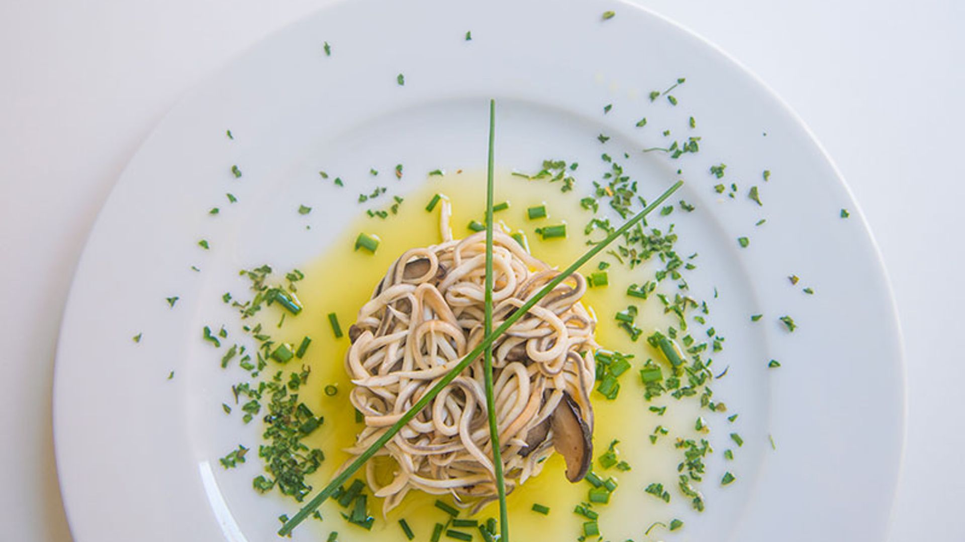 Gulas salteadas con hongos