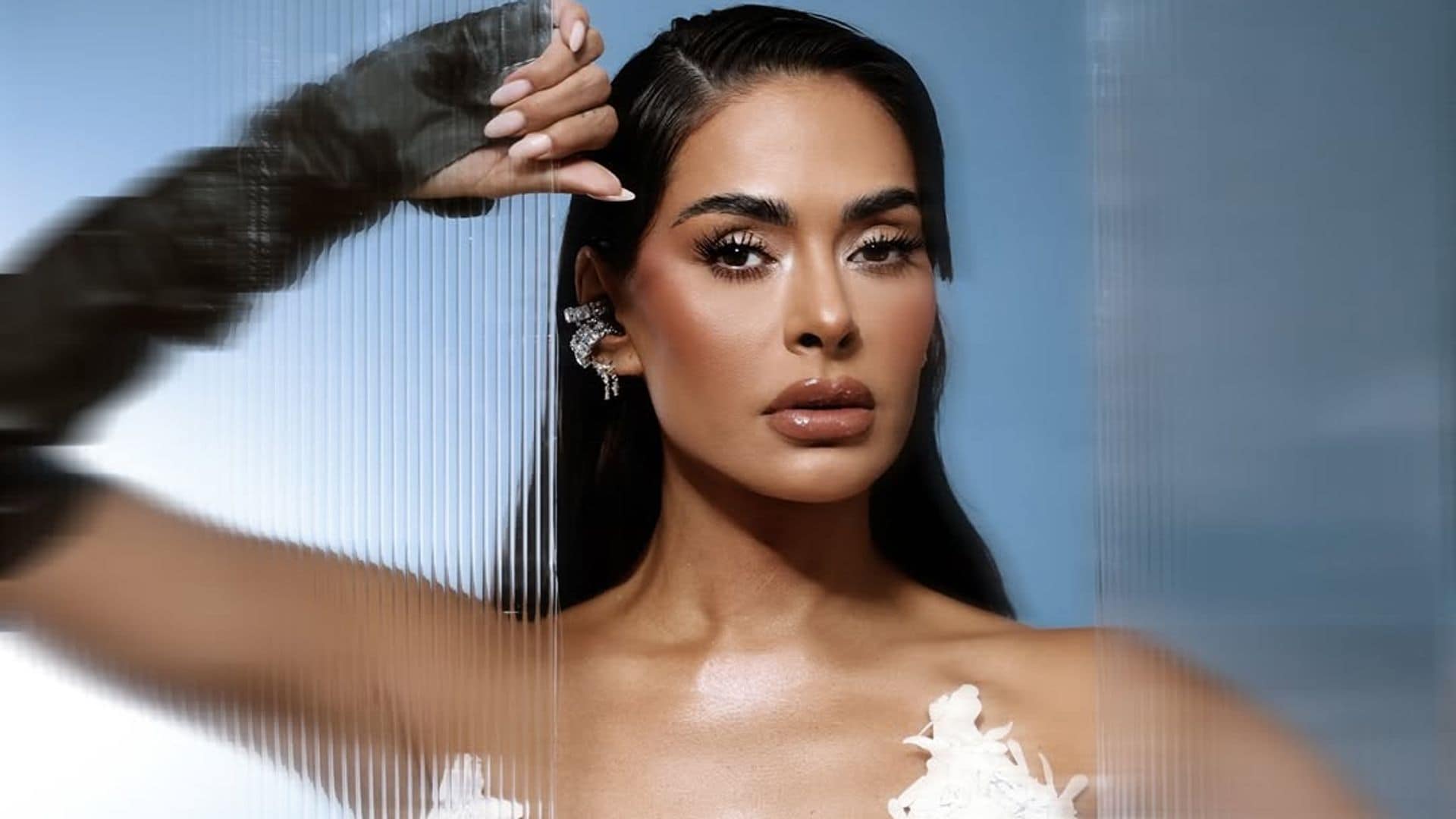 Galilea Montijo toma inspiración de un vestido que usó hace más de tres décadas
