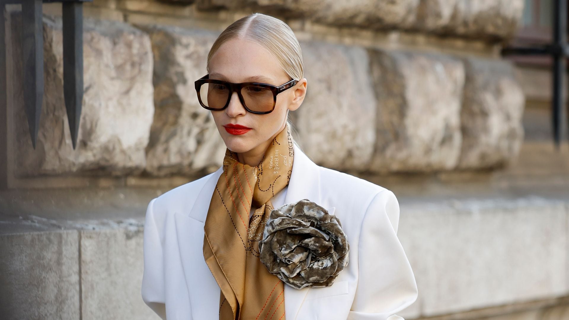 Sigue estas 2 reglas al mezclar estampados en un mismo look y parecerás una estilista nórdica