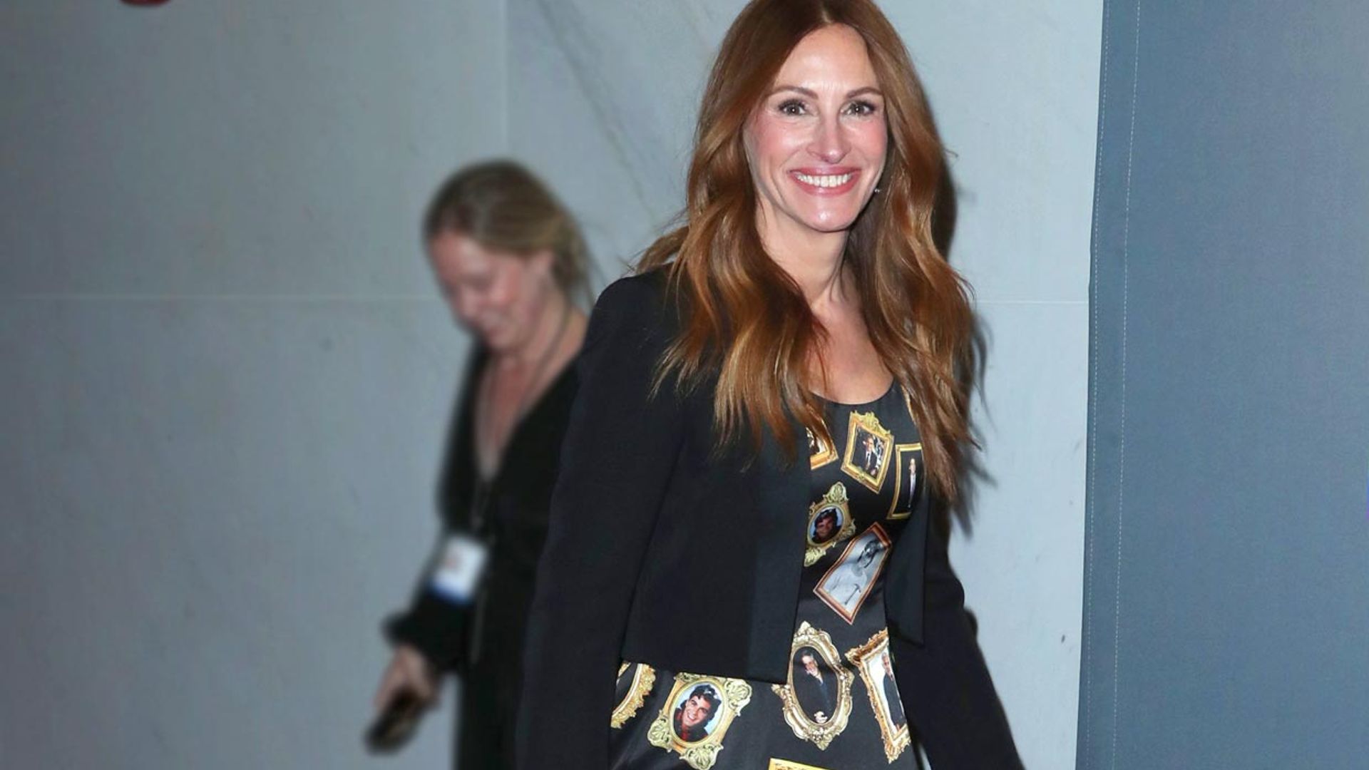 El inesperado vestido de Julia Roberts, un homenaje a su gran amistad con George Clooney