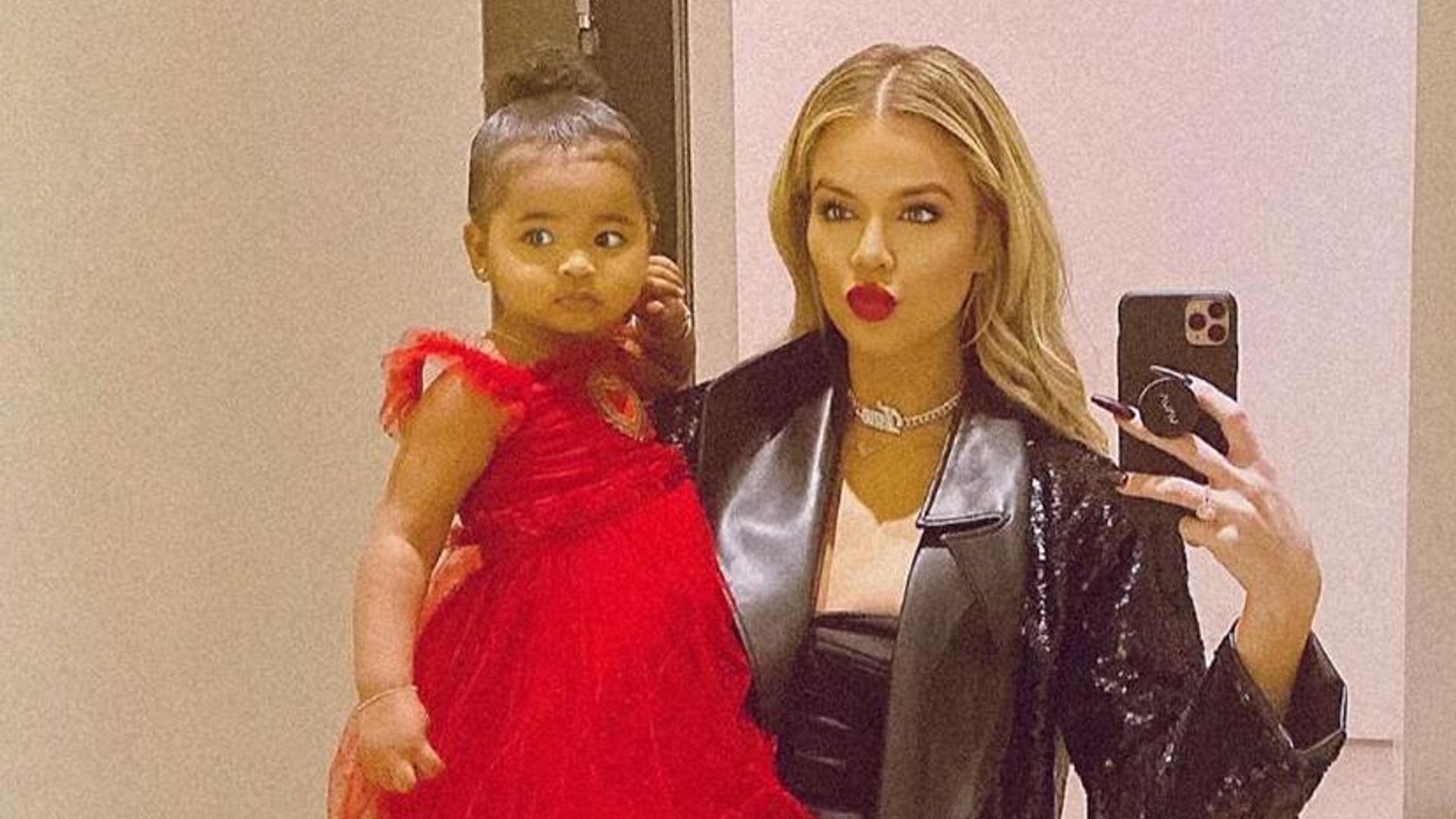 Mini fashionista: El vestido de la hija de Khloé Kardashian de más de mil dólares