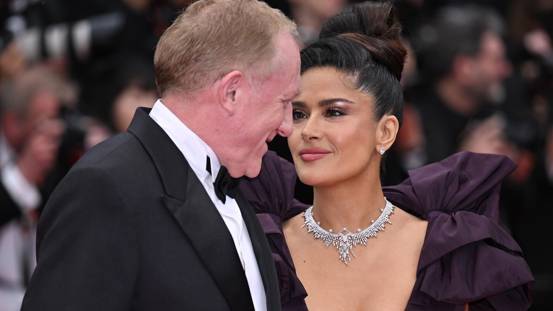 Salma Hayek se pone romántica al felicitar a su esposo Francois-Henri Pinault