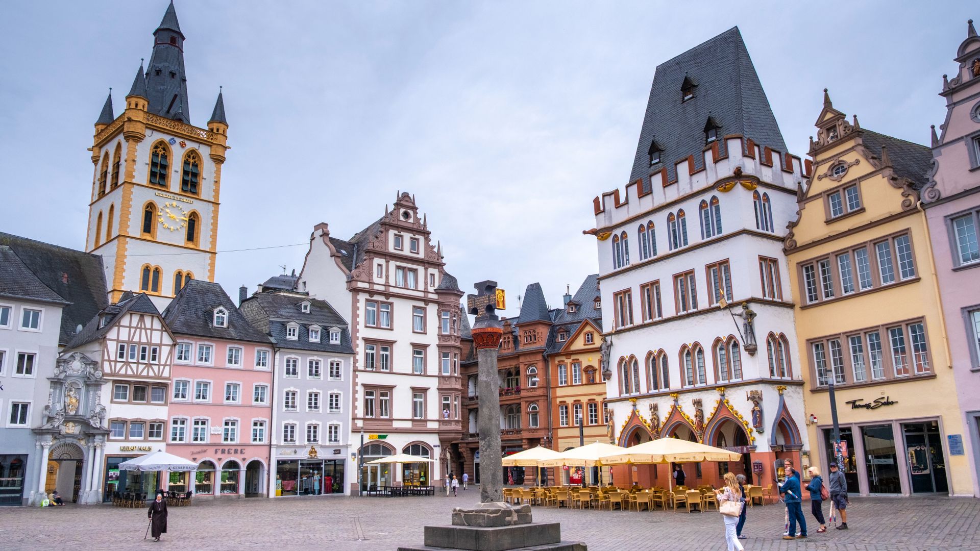 Tréveris, Hauptmarkt, cruz de piedra, Alemania