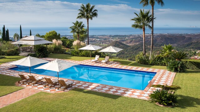 Lujosísima villa situada en Marbella, la nueva meca de ultralujo del mundo, de Marbella Mountain Resorts