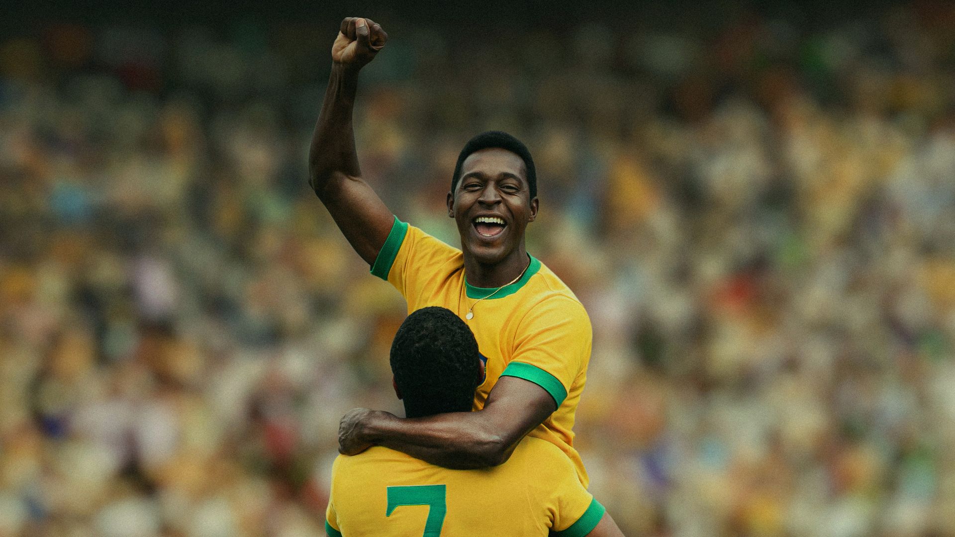BRASIL 70. Lucas Agrícola como Pelé y Gui Ferraz como Jairzinho en ' Brasil 70: La saga del tricampeonato', de Netflix.
