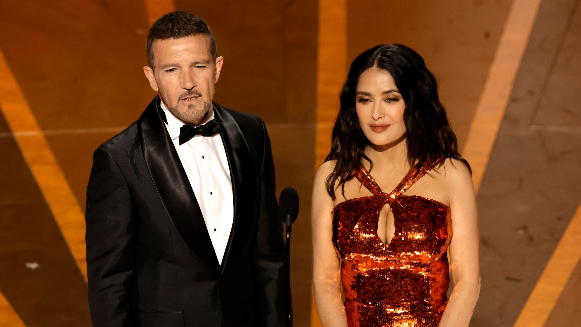 Antonio Banderas y Salma Hayek en los Oscar de 2023