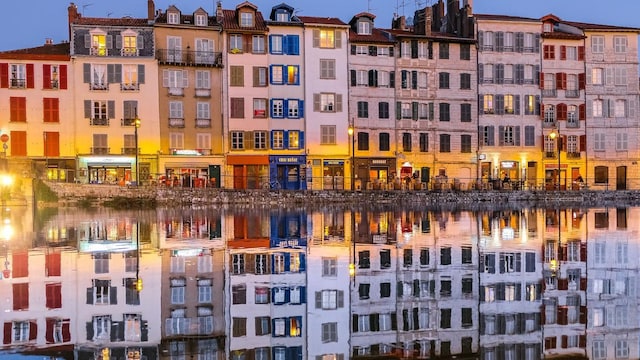 Arquitectura tradicional, Bayona, Francia