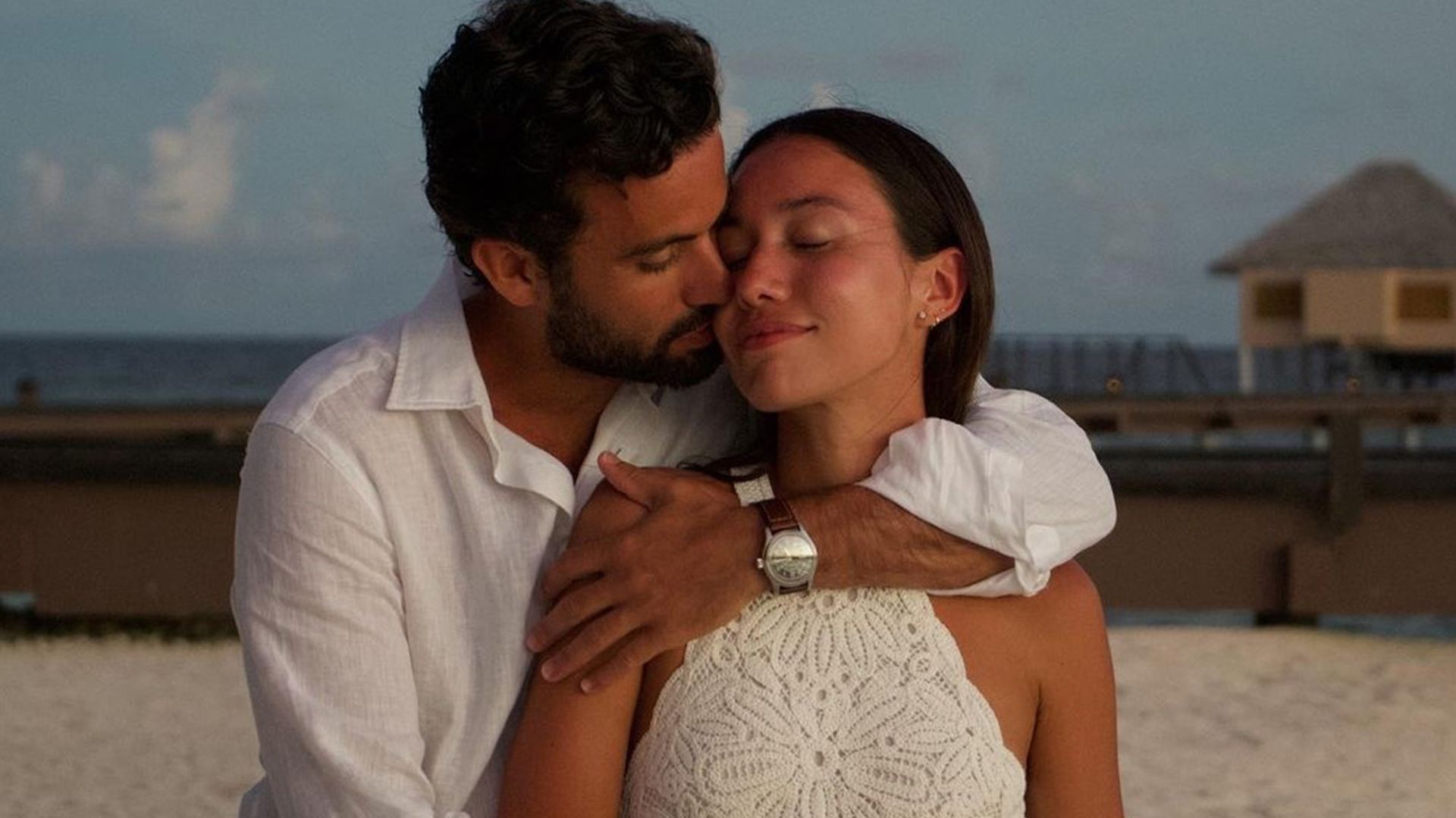 El vestido francés de Melissa Villarreal y otros looks de compromiso y pedida de las 'influencers'