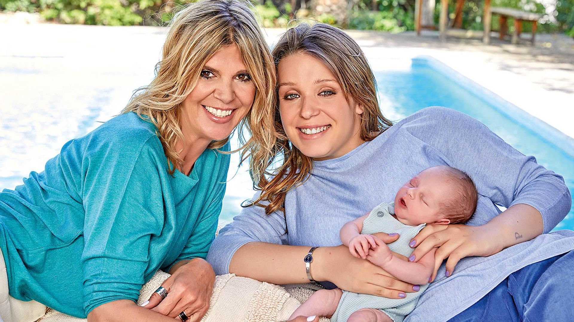 Zayra y Arantxa de Benito, mamá y abuela nos presentan al pequeño Hugo