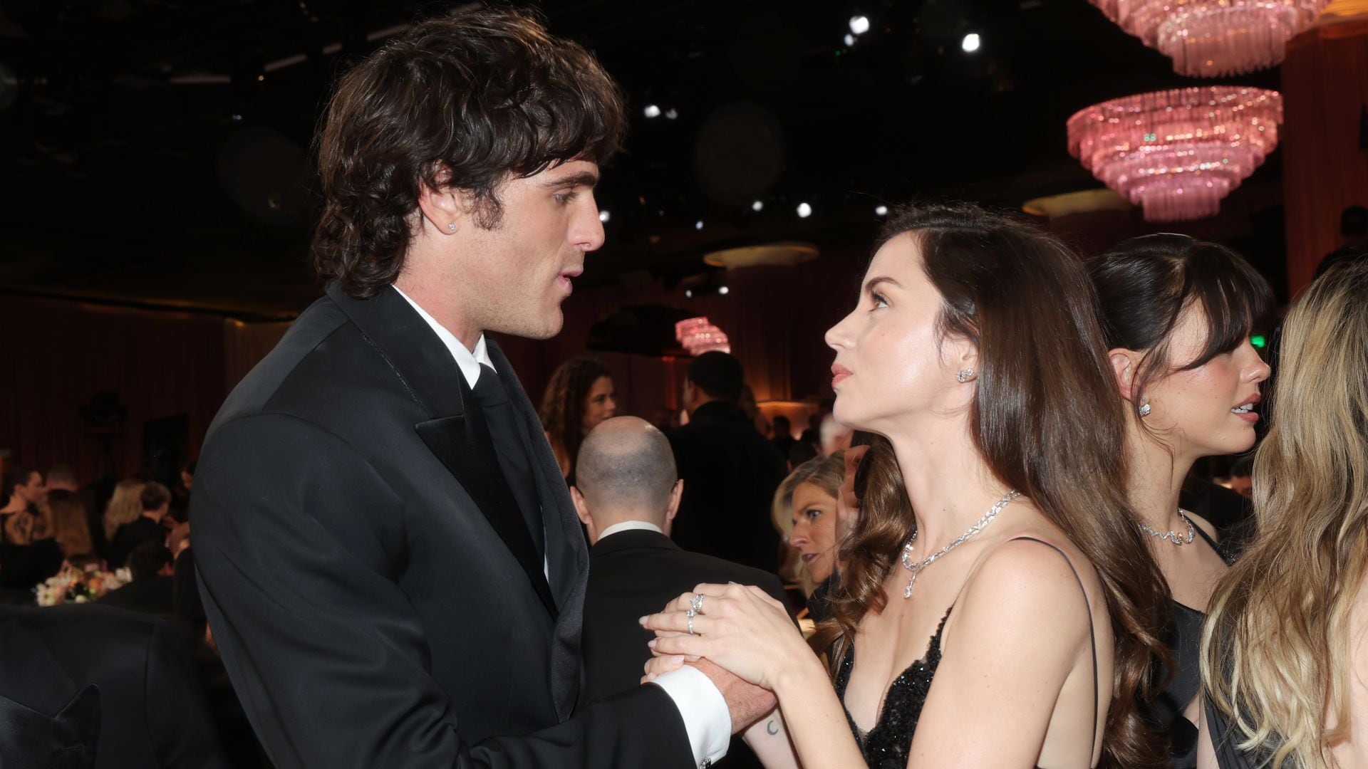 Ana de Armas y Jacob Elordi, en los Globos de Oro