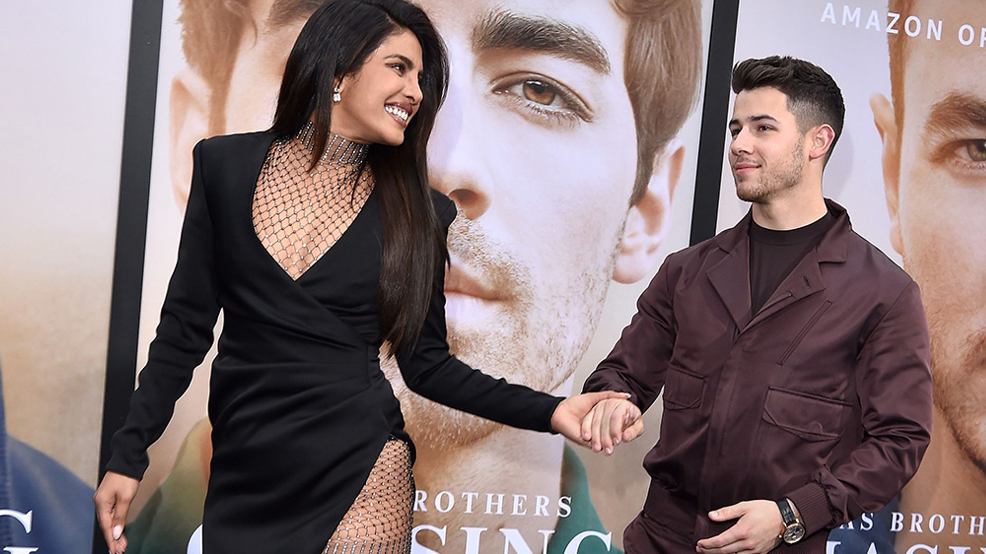 La versión estival y asequible del vestido con rejilla de Priyanka Chopra está en Zara