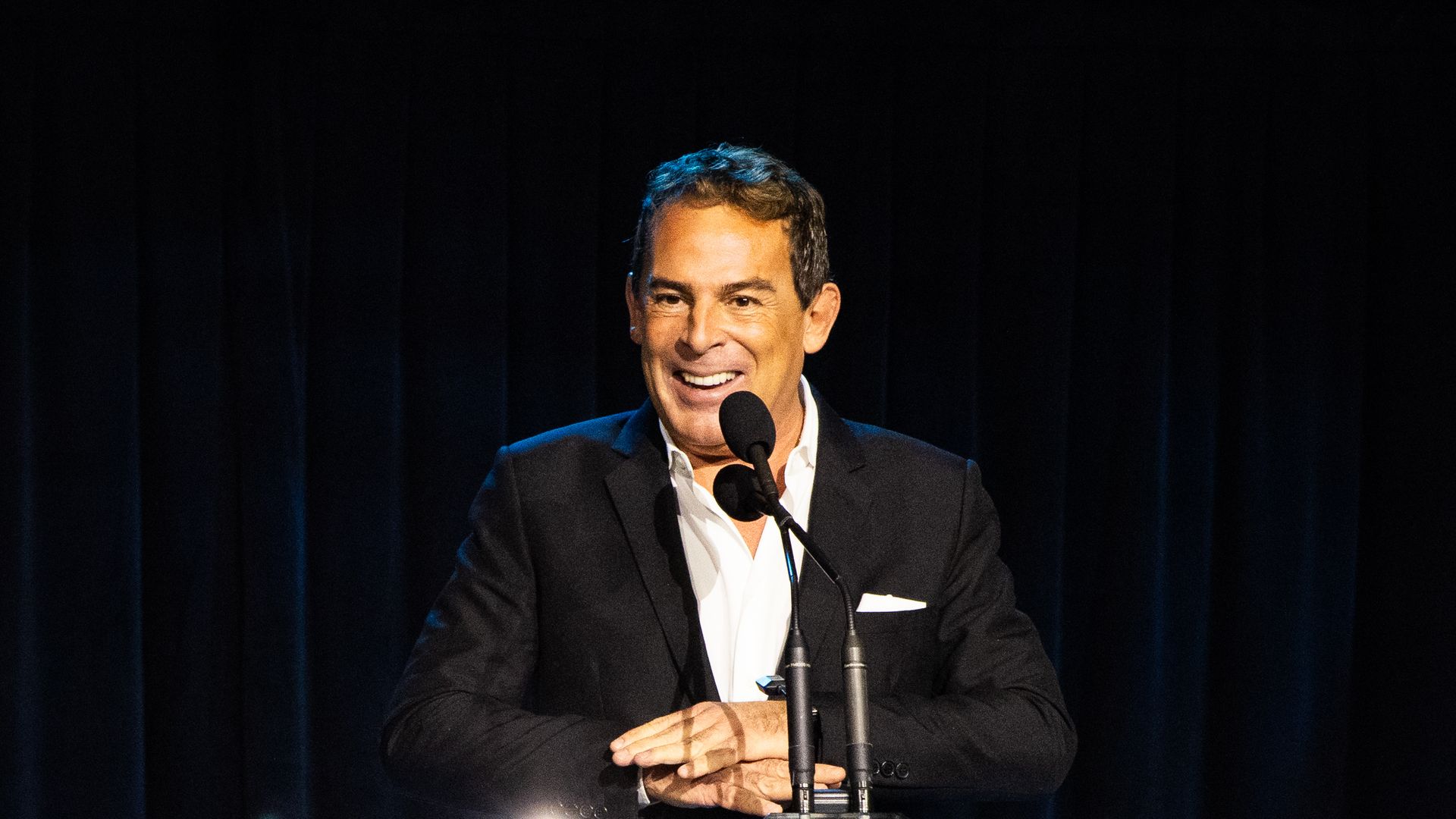 Eugenio López Alonso es reconocido como una leyenda del arte en la MOCA Gala 2026