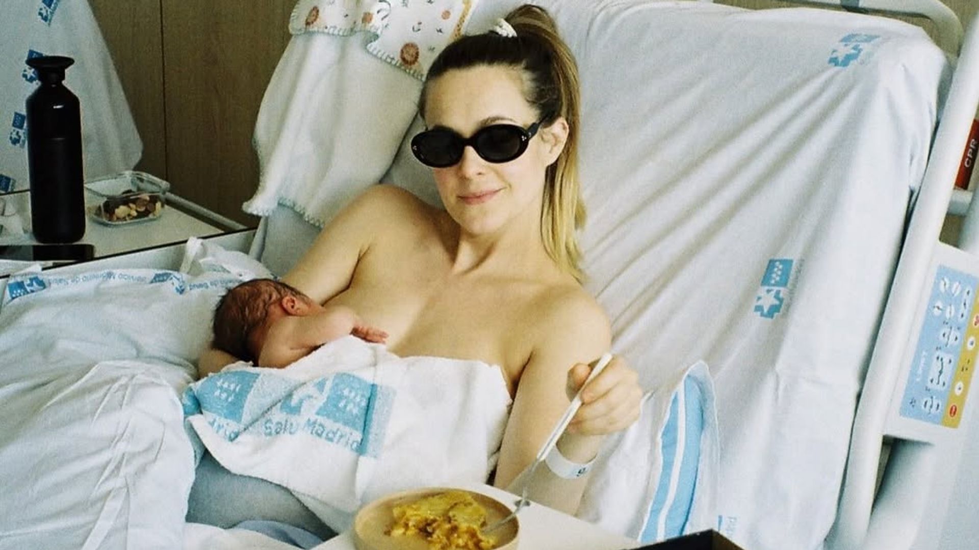 Alba Ribas, tras dar a luz al pequeño Markeñ