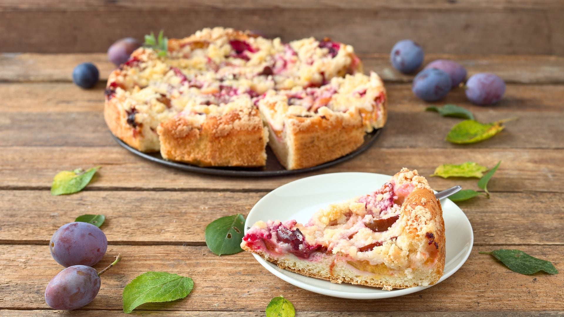 ¡Deliciosa y sencillísima! Tarta de ciruelas, al estilo alemán