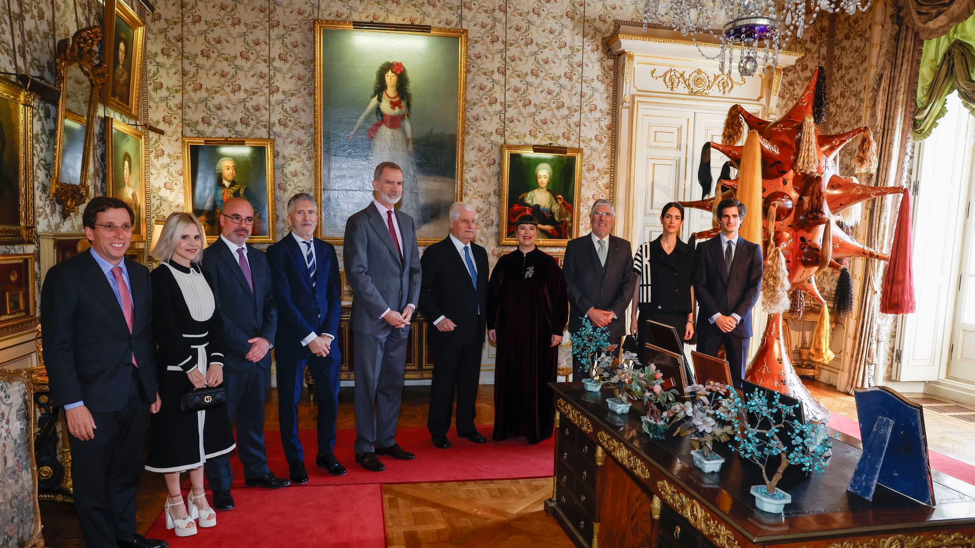 El rey Felipe se reúne con la Familia Alba en el Palacio de Liria para una cita única
