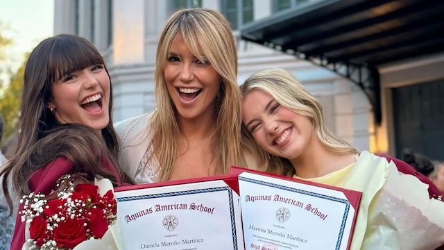 Raquel Meroño en la graduación de sus hijas