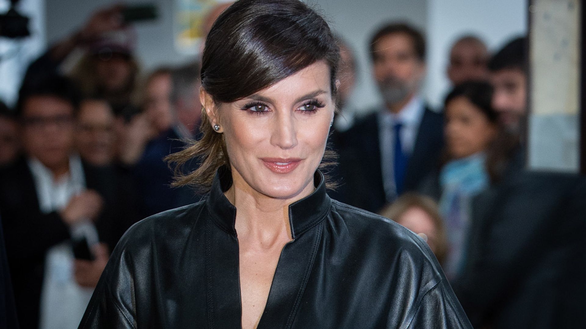Las 8 tendencias de este otoño que doña Letizia llevó primero