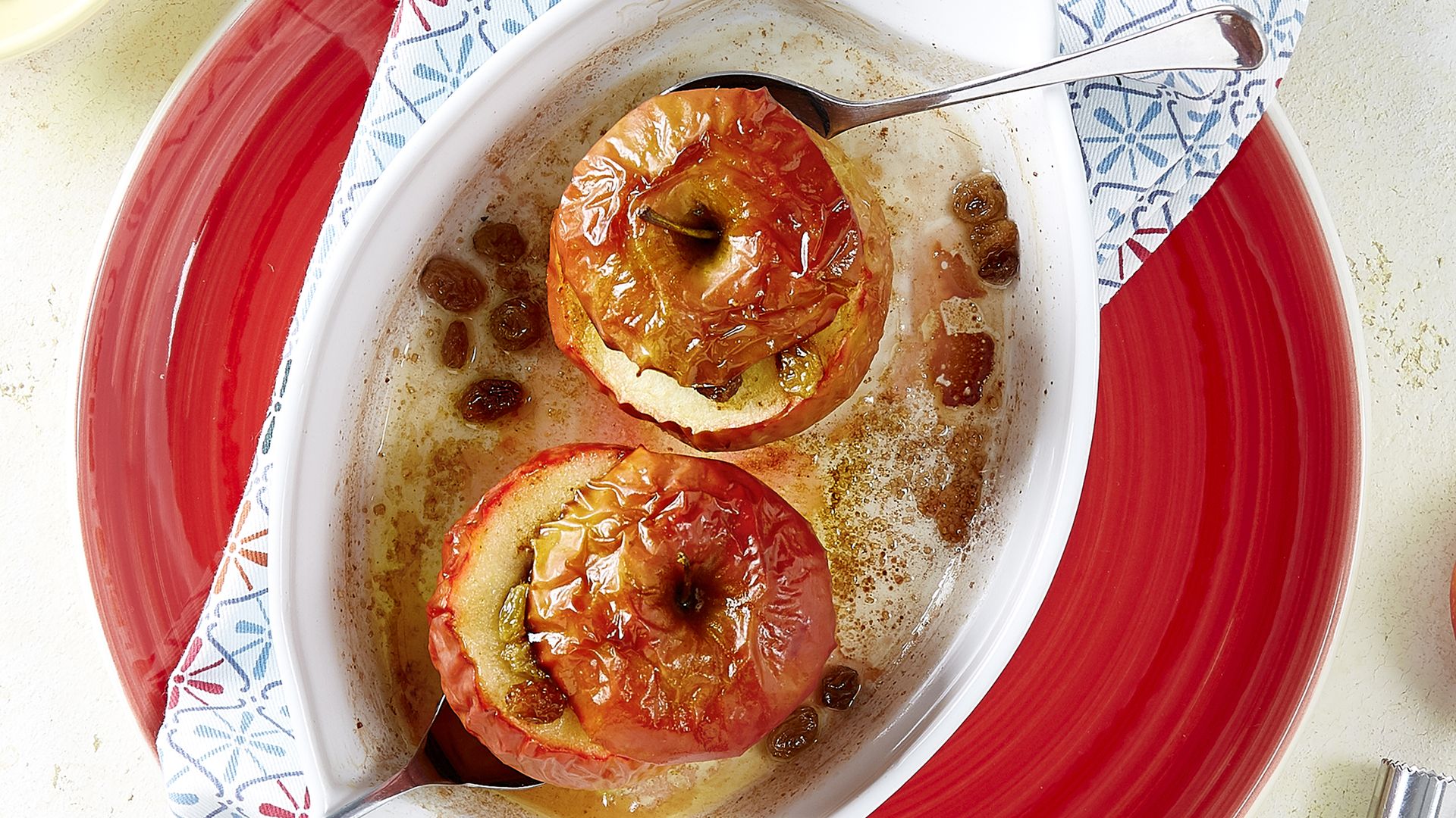 Sin azúcar, digestivas, ligeras y facilísimas: 3 ideas para cocinar manzanas asadas