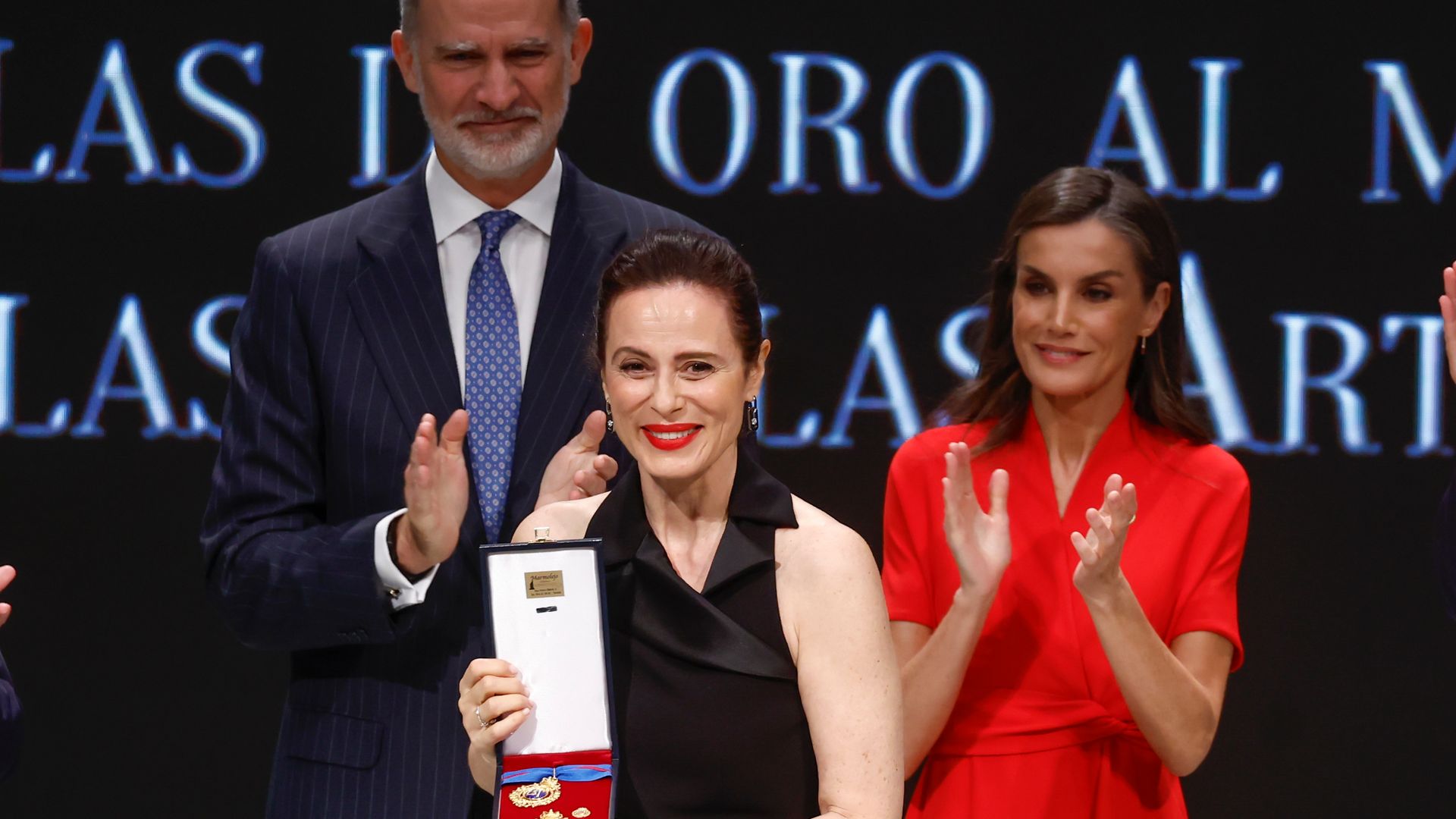 Aitana Sánchez-Gijón recibe las medallas de las Artes