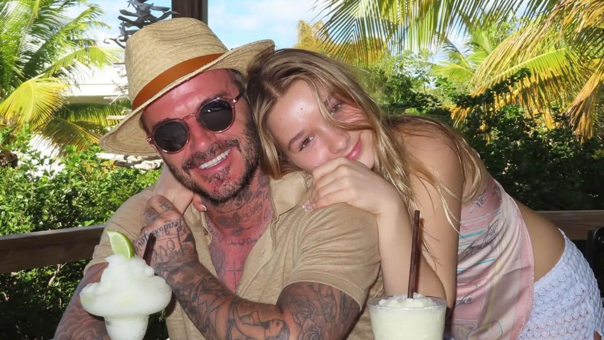El bolso de verano de 1.800 euros con el que Harper Seven se consagra como la heredera del estilo Beckham