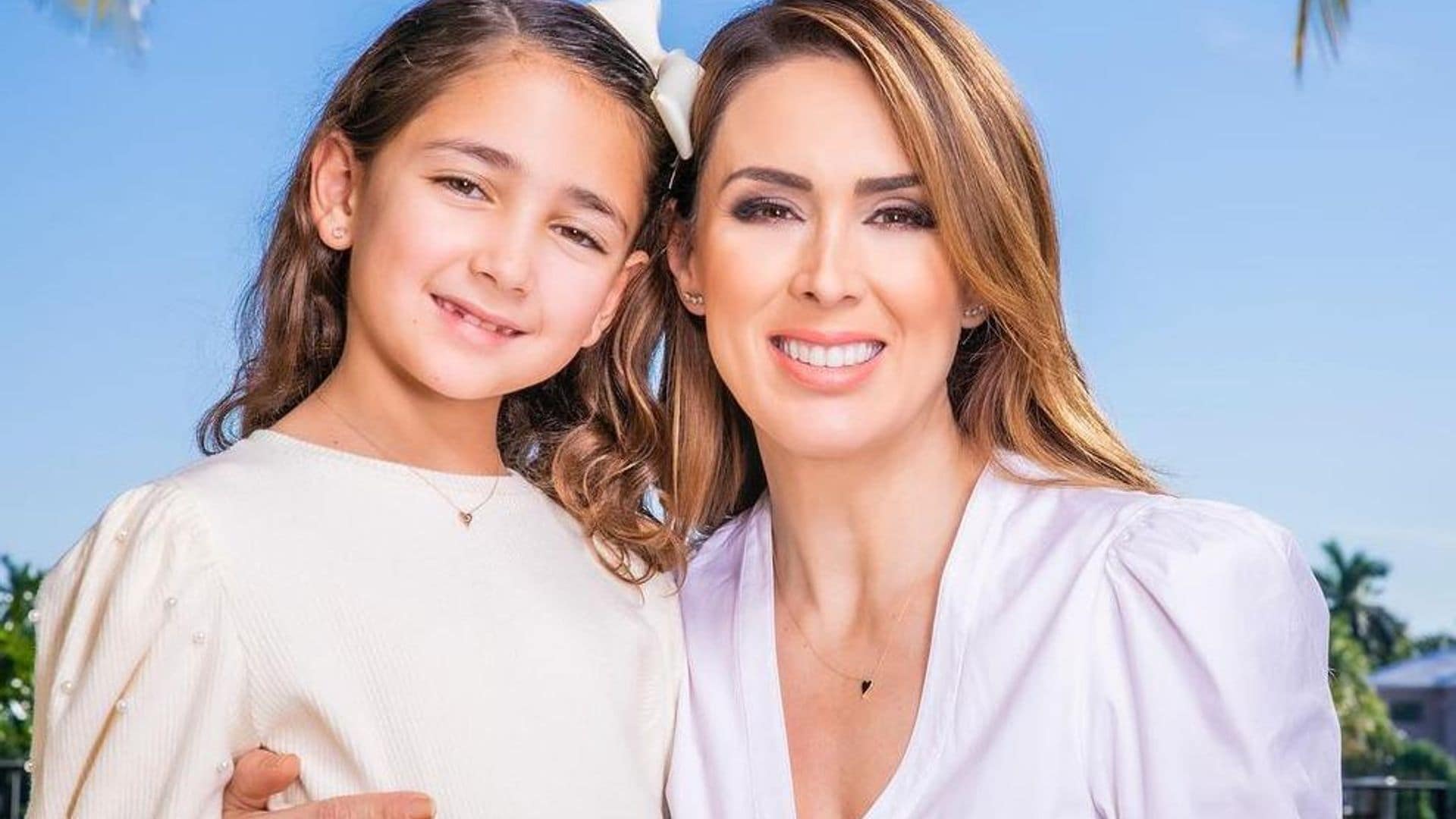 Jacky Bracamontes celebra los 10 años de su primogénita con una mención especial a su hermanito