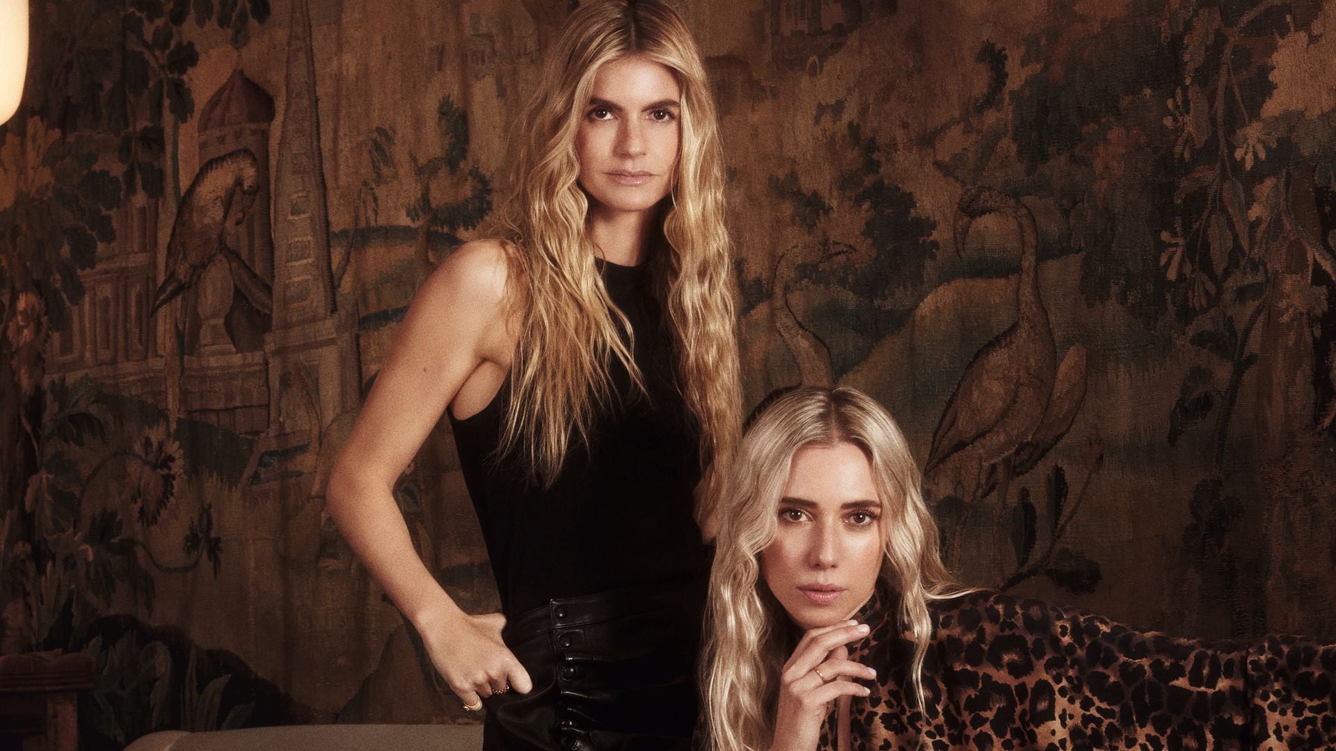 Patricia Sañes con Lulu Figueroa posando para ¡HOLA!