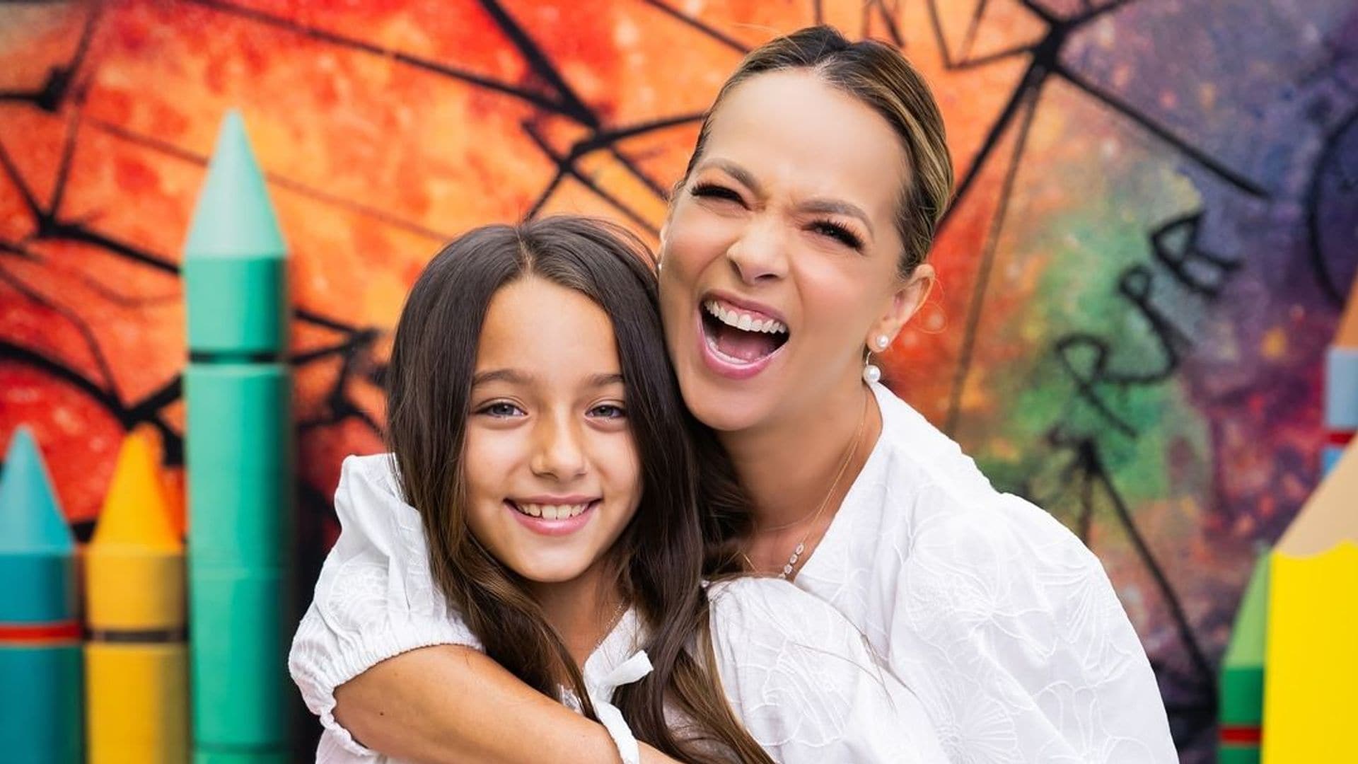 Adamari López expresa su apoyo total a Alaïa en su decisión de vida: 'Aquí estamos papá y yo para ayudarla'