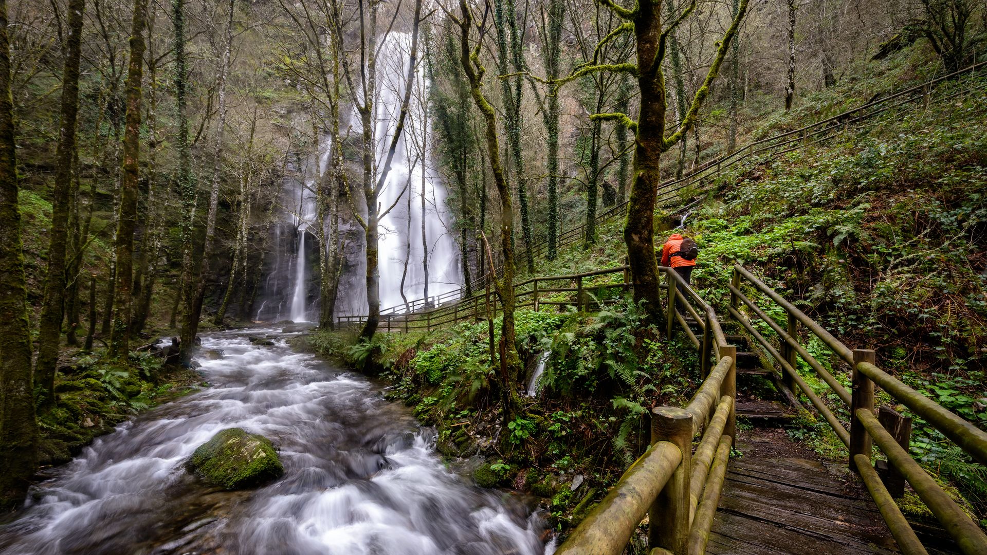 El pueblo secreto de Galicia que es un auténtico paraíso oculto: con cascadas y envuelto por los bosques y las leyendas