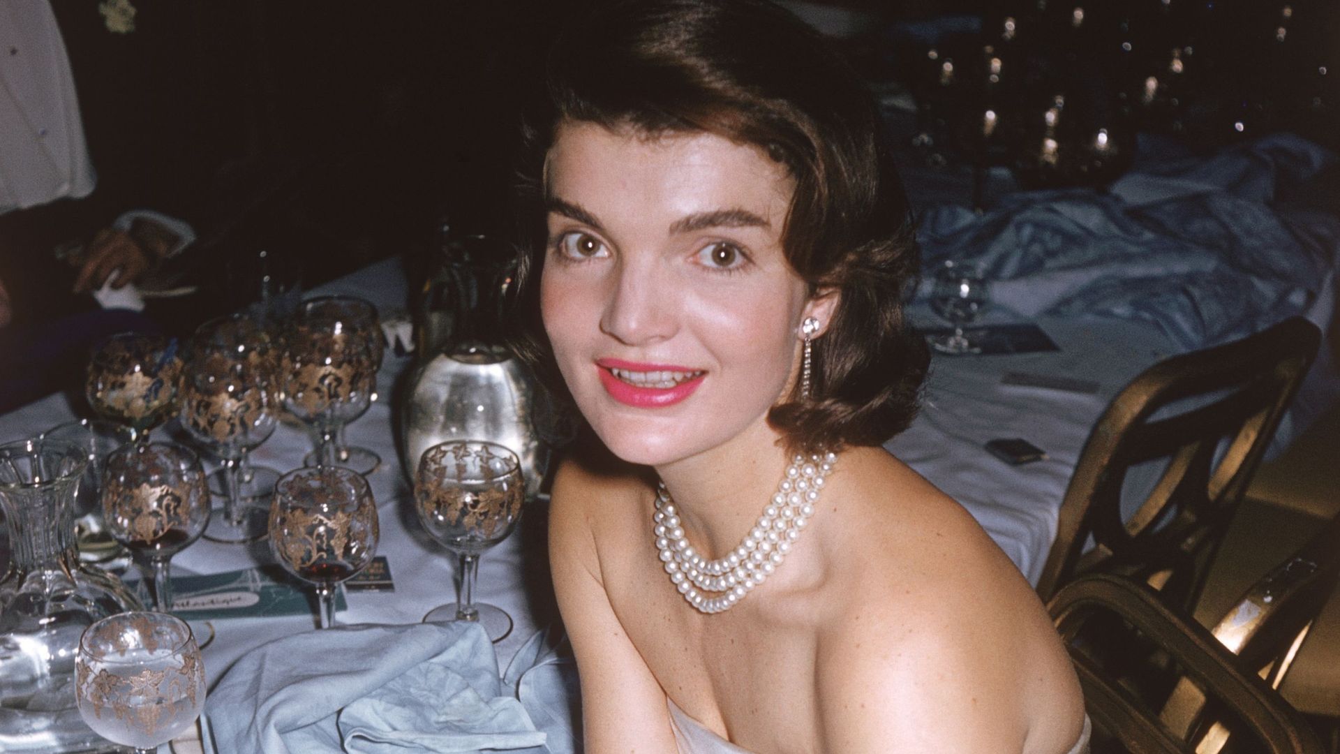 "Quiero vivir mi vida, no grabarla": la poderosa lección de Jackie Kennedy que cobra más fuerza 32 años después de su muerte