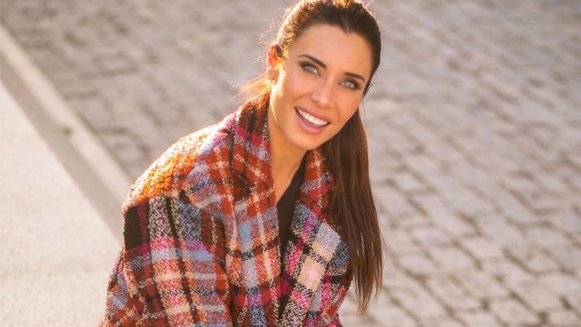Pilar Rubio rompe las reglas de estilo y rediseña el look 'working'