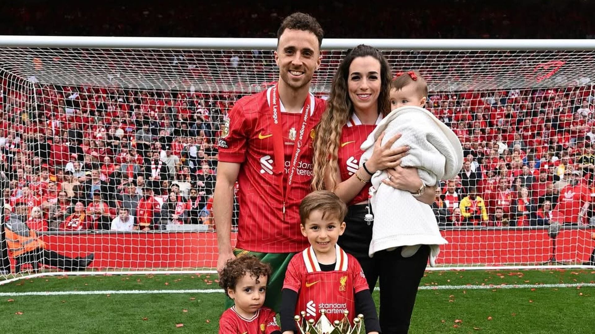 Diogo Jota: así es la familia del futbolista que murió en un accidente de  tránsito con su hermano | ¡HOLA!
