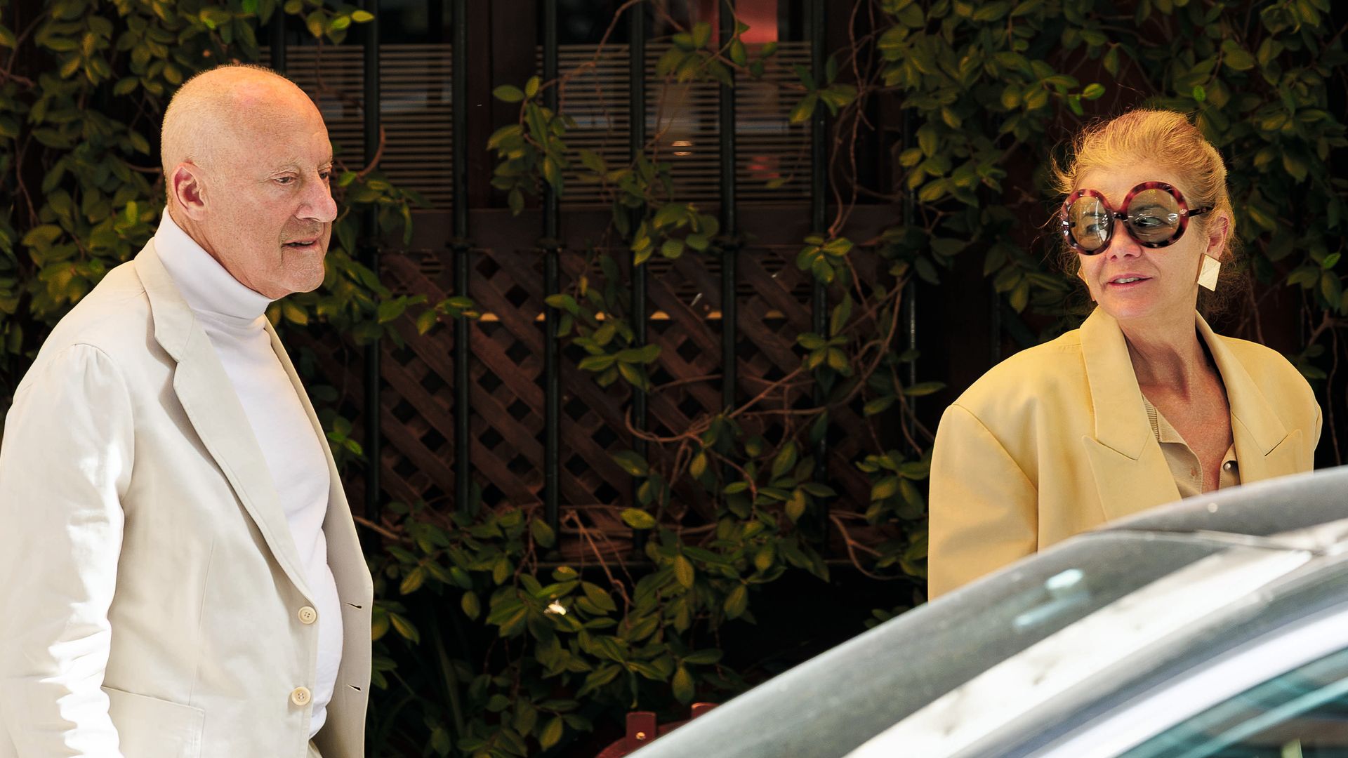  Lord Norman Foster y Lady Elena tras celebrar su aniversario, pasean por las calles de Madrid