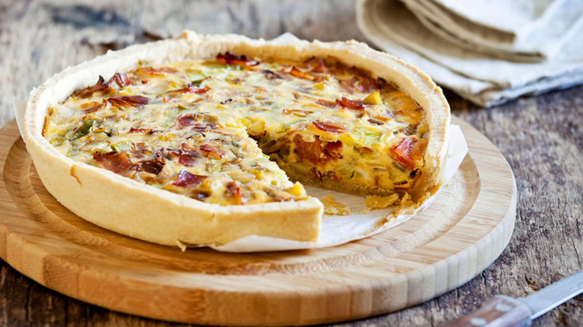 Quiche de guisantes y beicon