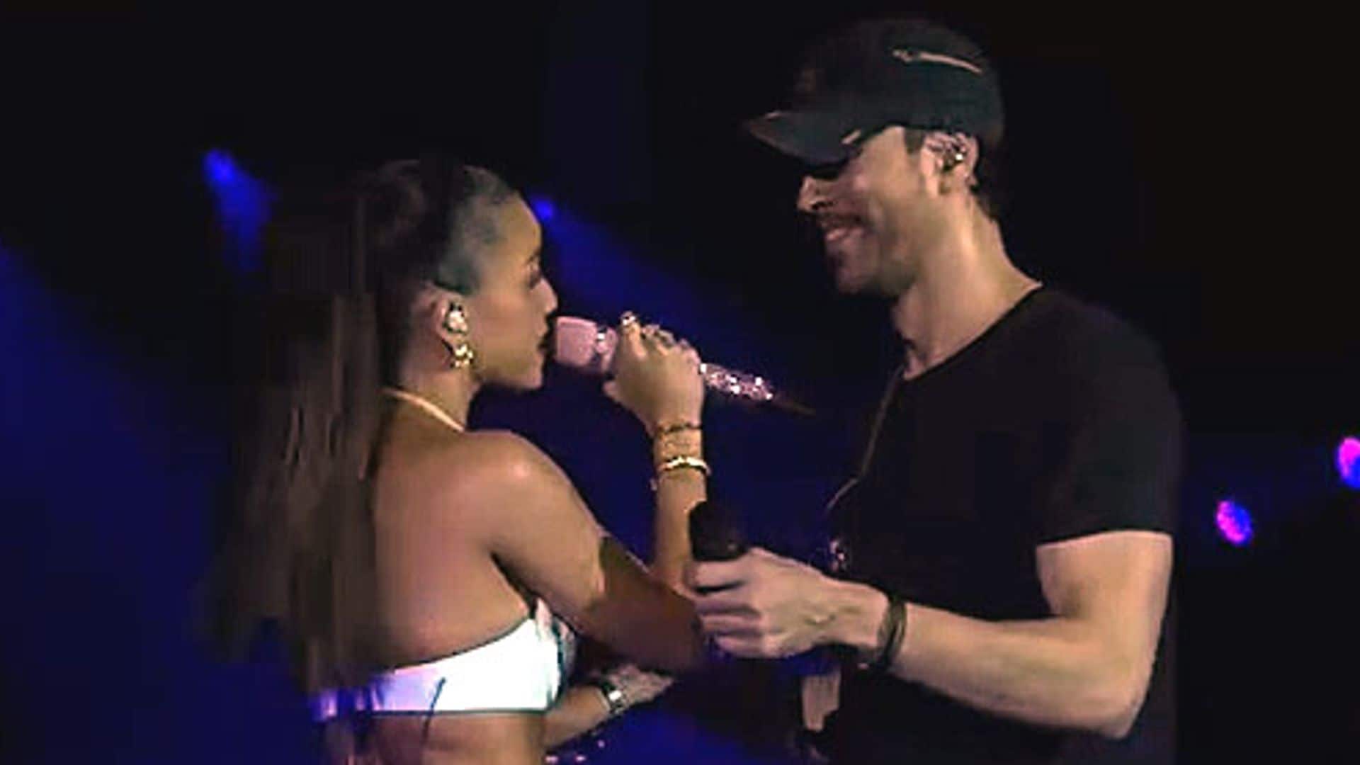 El beso viral de Enrique Iglesias y Emilia Mernes: así lo vivieron ellos