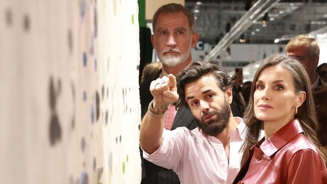 Los Reyes en ARCO con Misael del Rosario, hermano de Raquel del Rosario