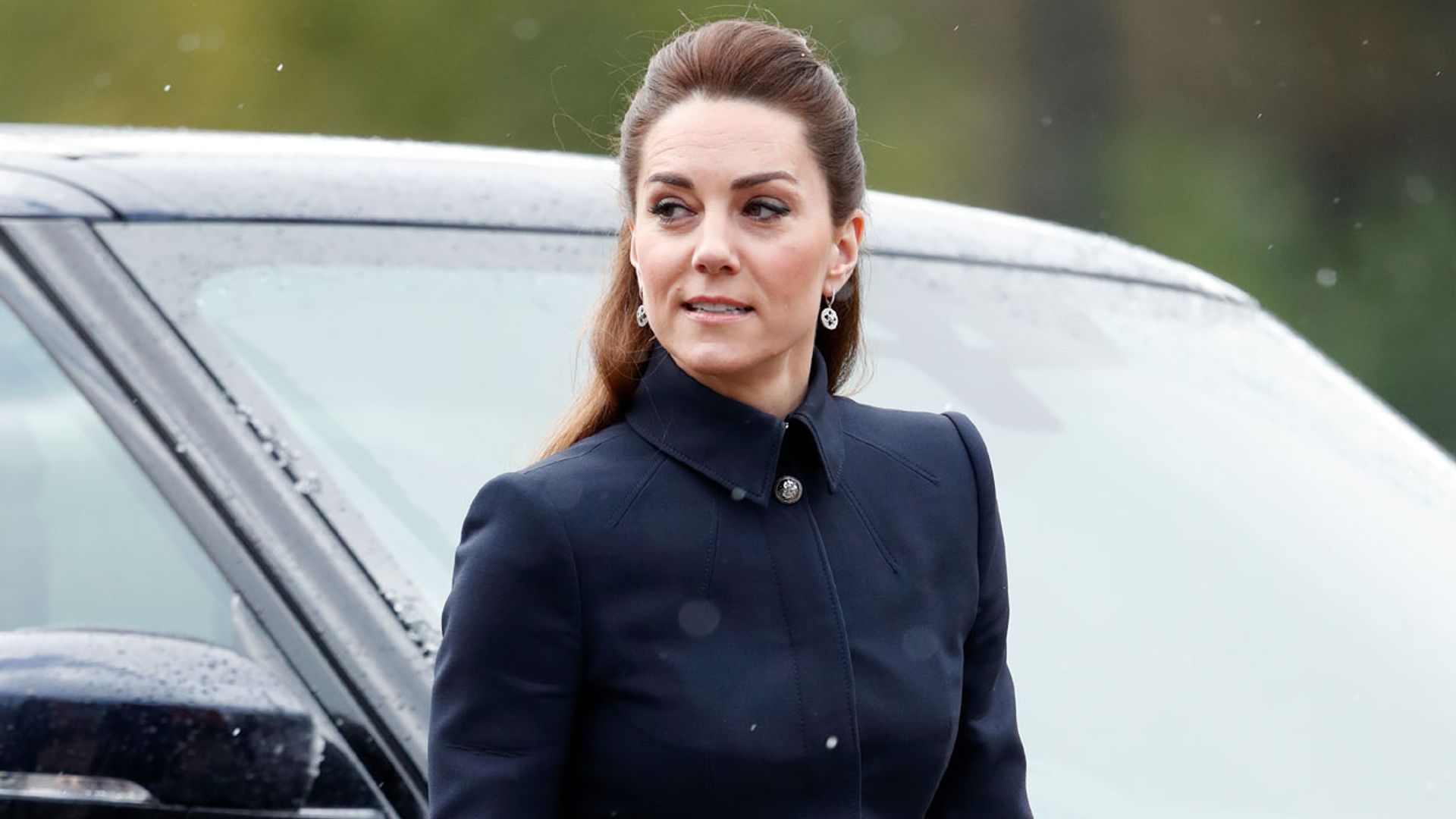 Kate Middleton vuelve a mandar un emotivo mensaje a través de su vestidor