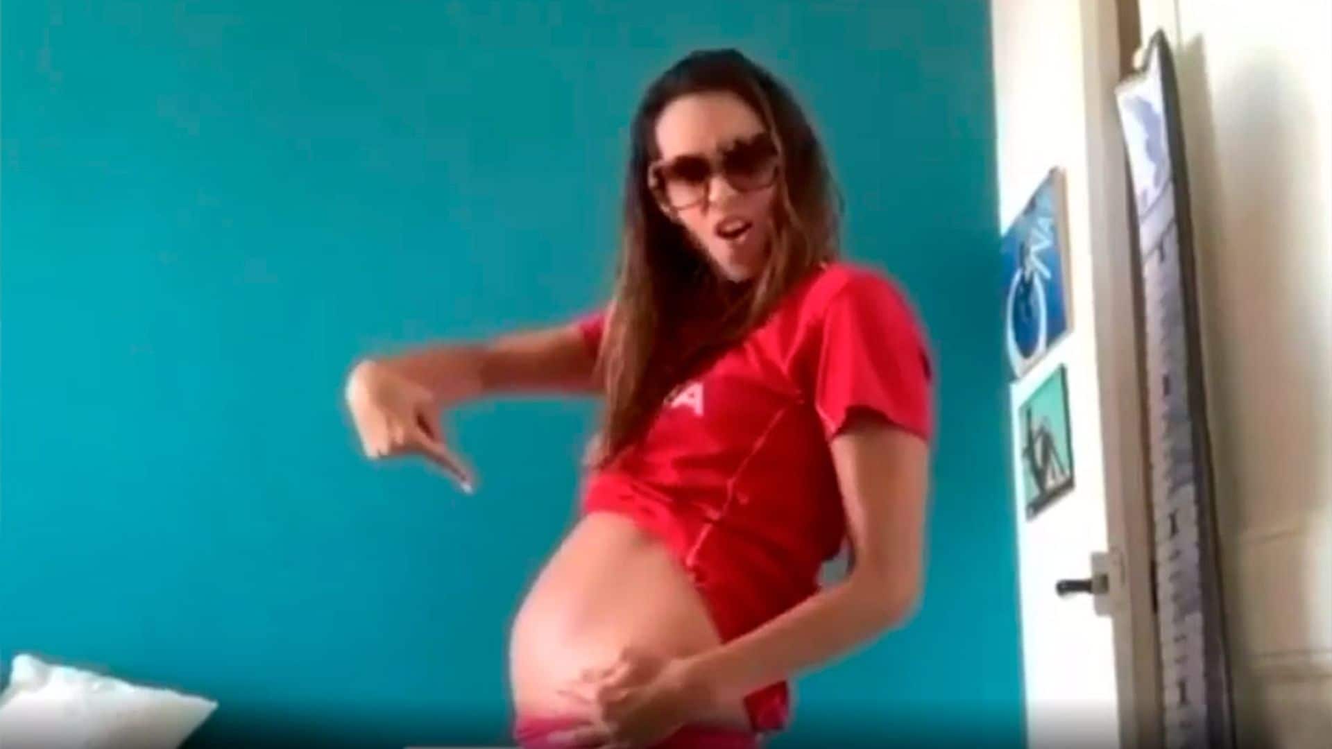 Ona Carbonell presume de embarazo en una coreografía de la Selección de Natación ¡sin piscina!