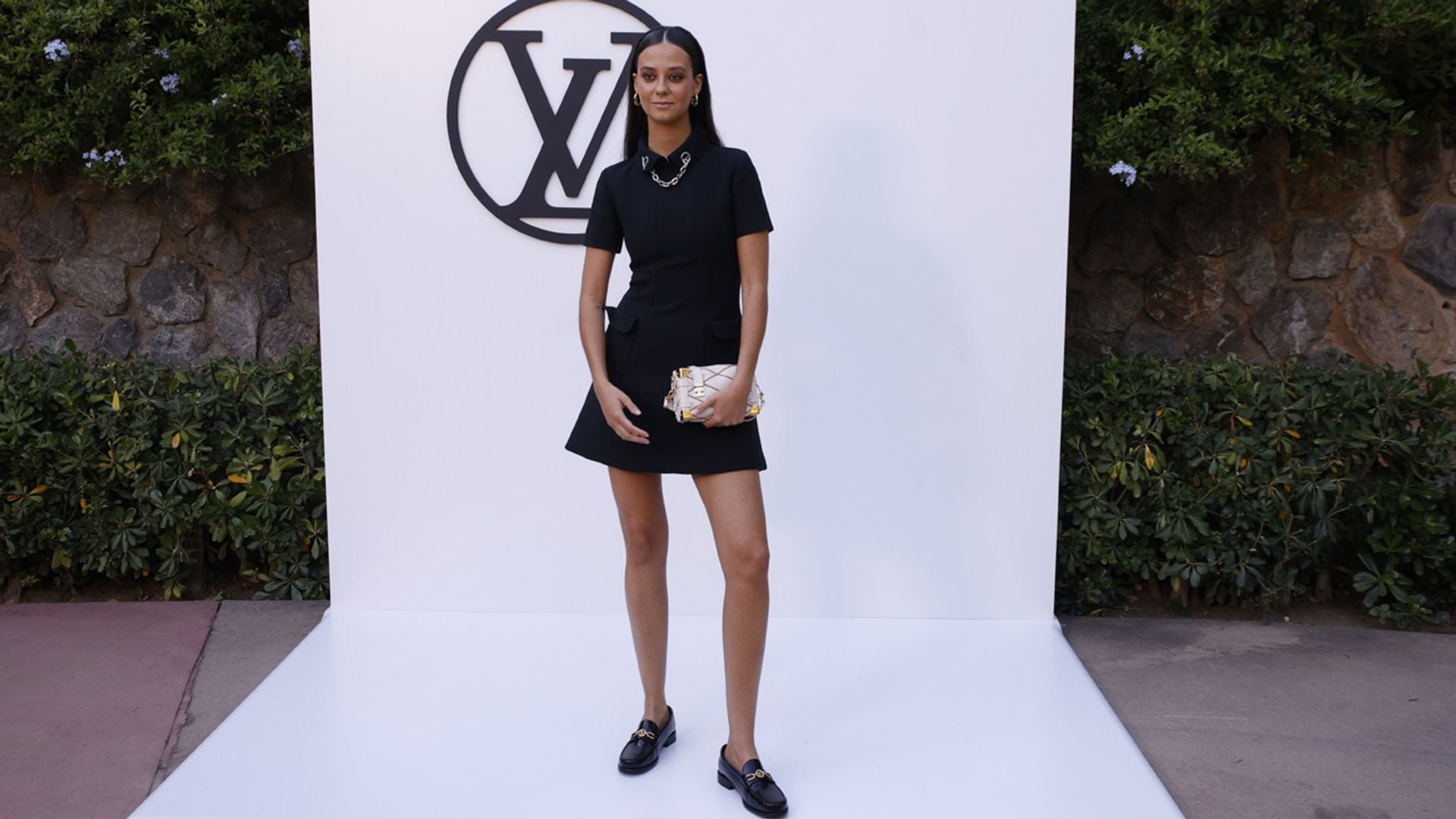 El perfecto look de invitada de Victoria de Marichalar con un minivestido y zapatos ultracómodos