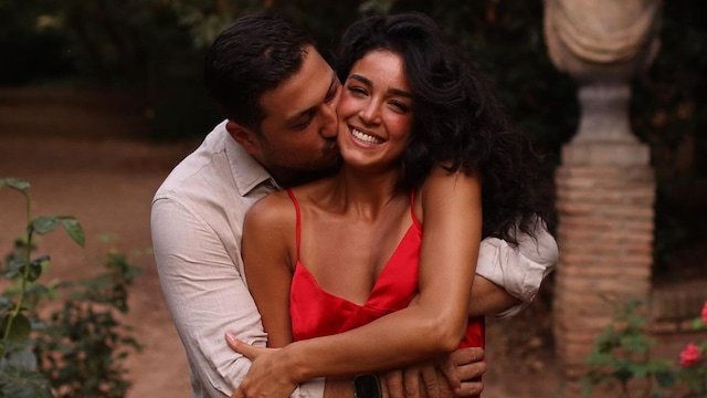 Ale Capetillo y su prometido Nader