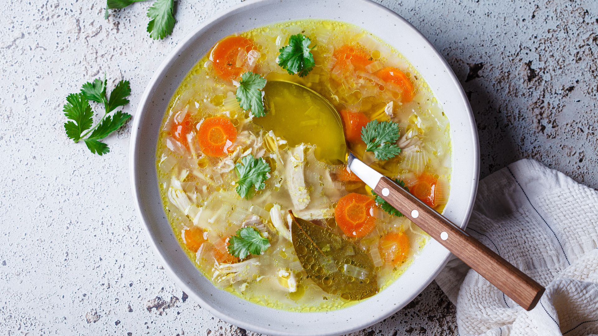 Sopa de pollo y verduras