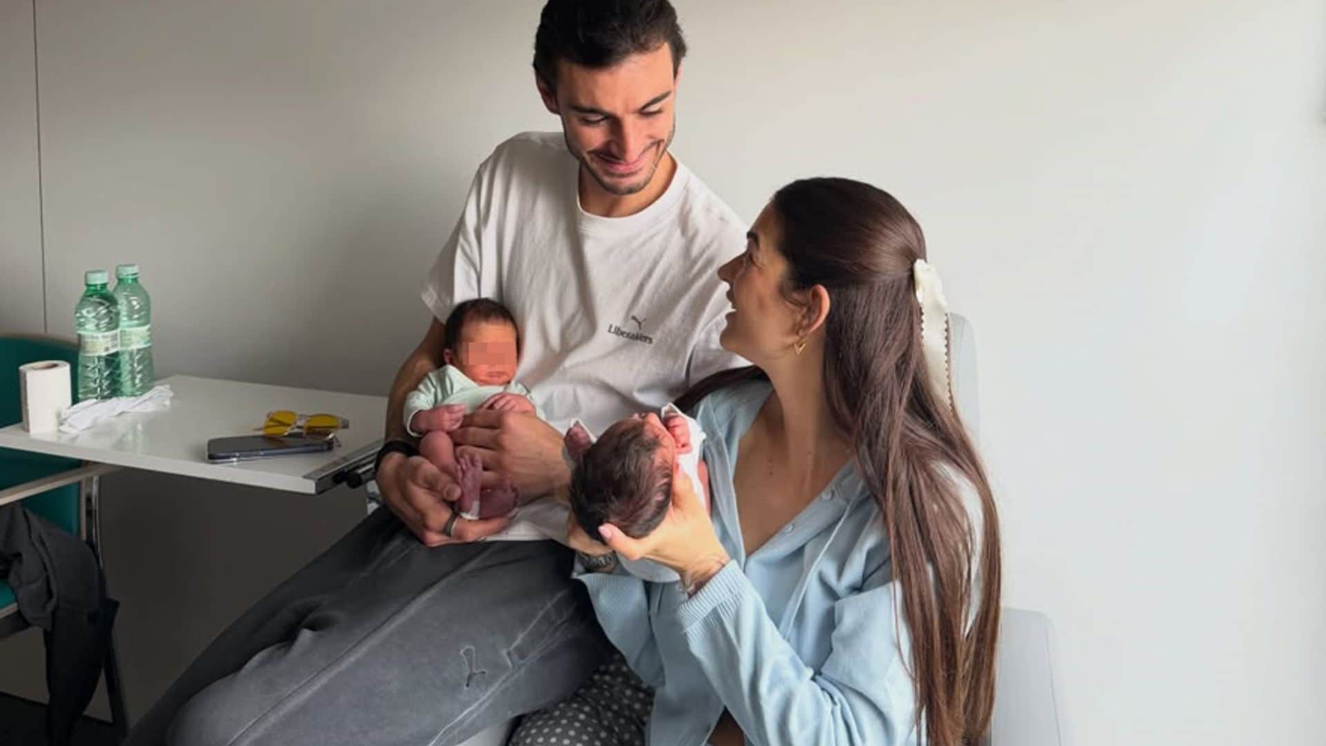 El vídeo más emocionante de Estela Grande con su chico, Juan Iglesias, y sus hijos recién nacidos: "No sabía que siempre había soñado con esto"