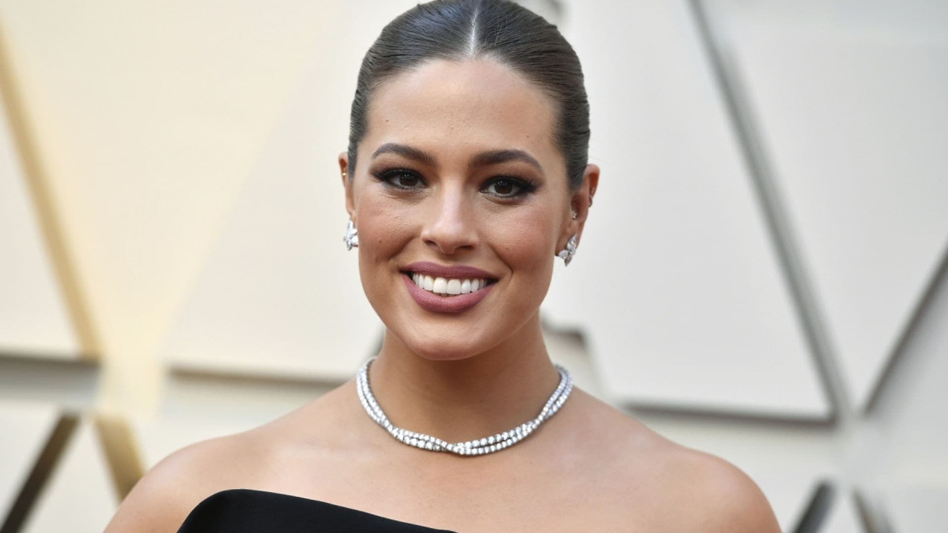 Ashley Graham muestra por primera vez a sus gemelos y cuenta cómo se llaman