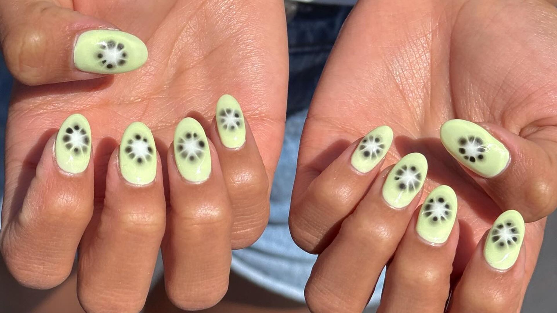 12 manicuras con frutas súper veraniegas con las que sorprender esta temporada