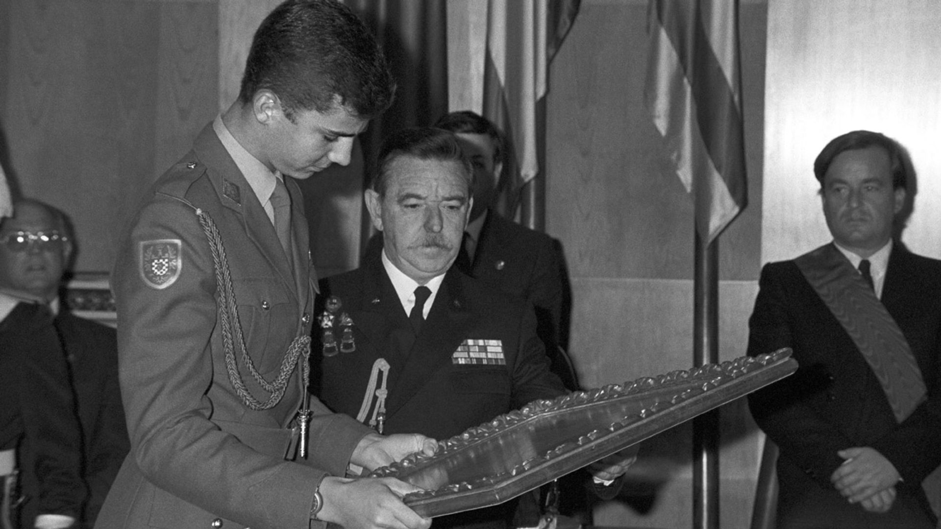 Así recibió el rey Felipe las máximas distinciones de Aragón que hoy entregan a la princesa Leonor