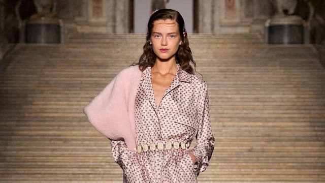 Max Mara: desfile de la colección Resort 2026 en Nápoles
