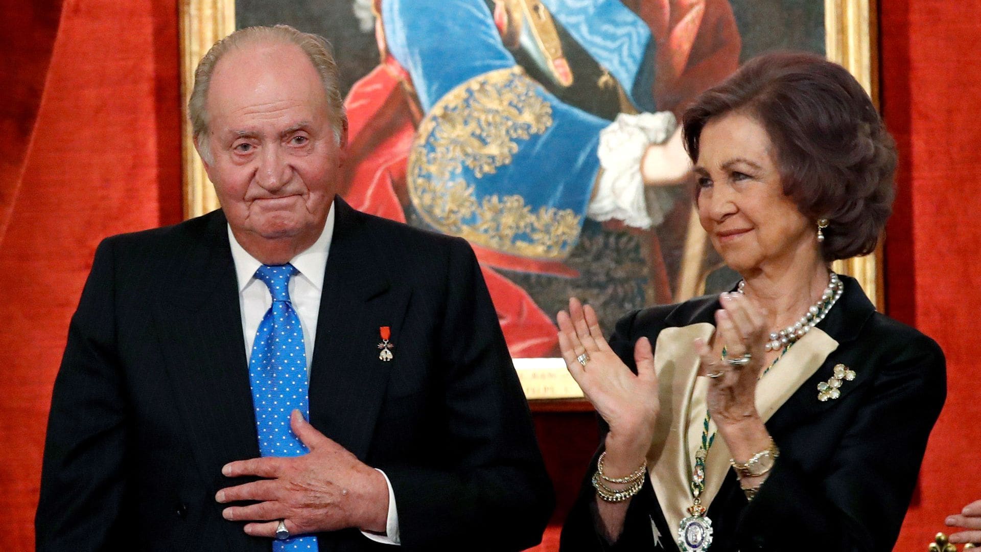 Juan Carlos I de España y Sofía de España asisten a una ceremonia para celebrar el 80º cumpleaños de Juan Carlos I de España.