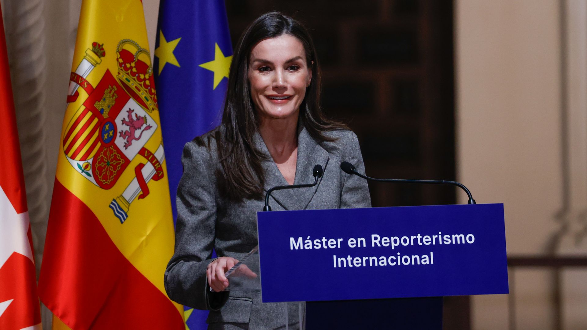 El guiño al cine y a la valentía periodística por el que la reina Letizia se ha hecho viral: ¿qué significa su "buenos días y buena suerte"?