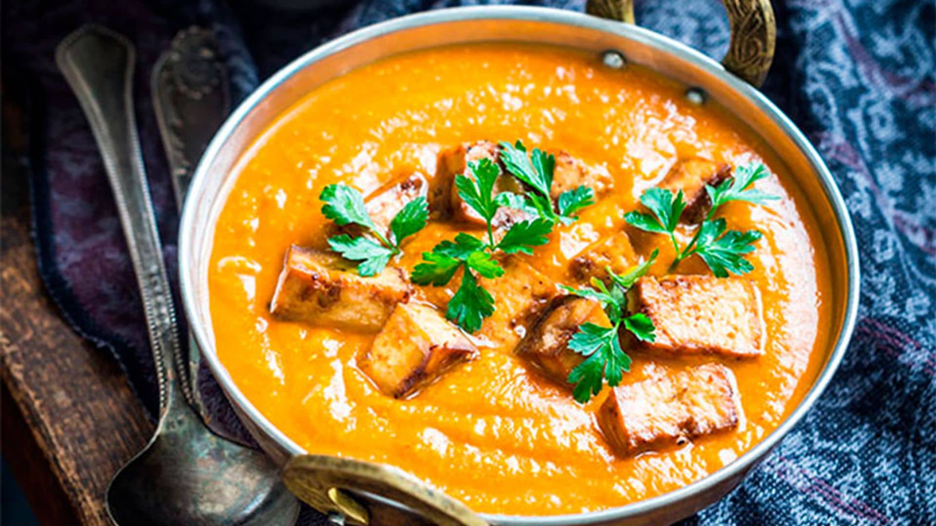 Curry 'tikka masala' con tofu asado